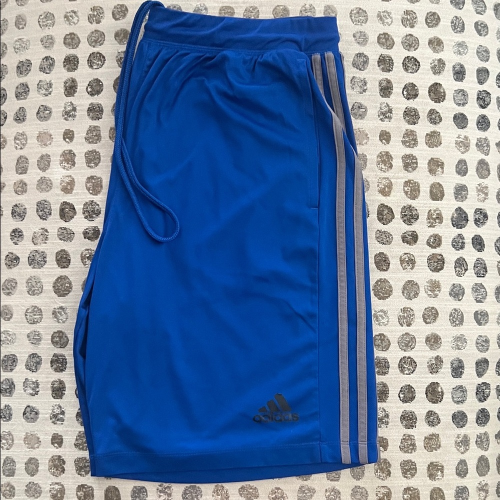 Men’s Adidas active shorts